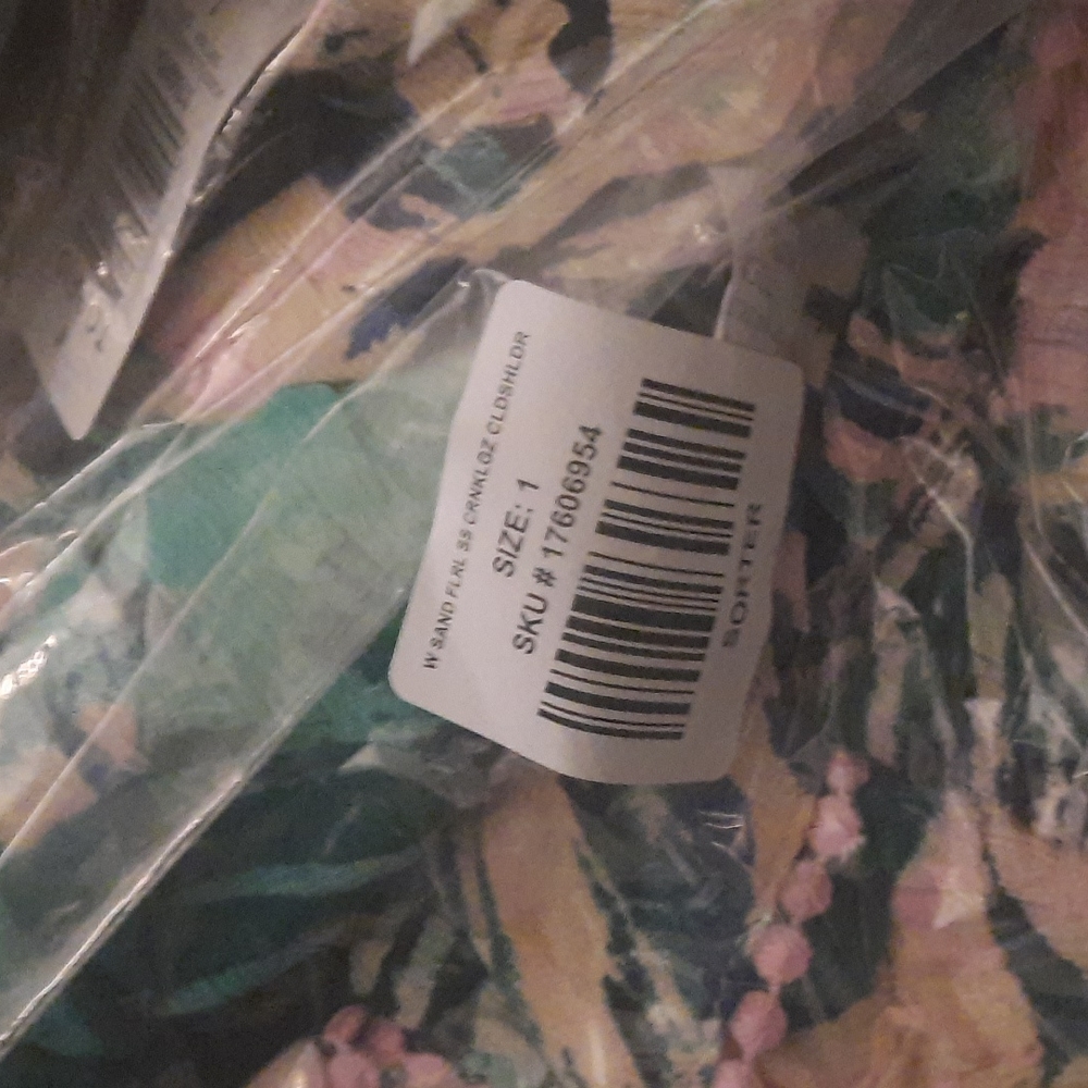 Torrid Crinkle Gauze Cold Shoulder Tropical Ruffle Top - Picture 9 of 10